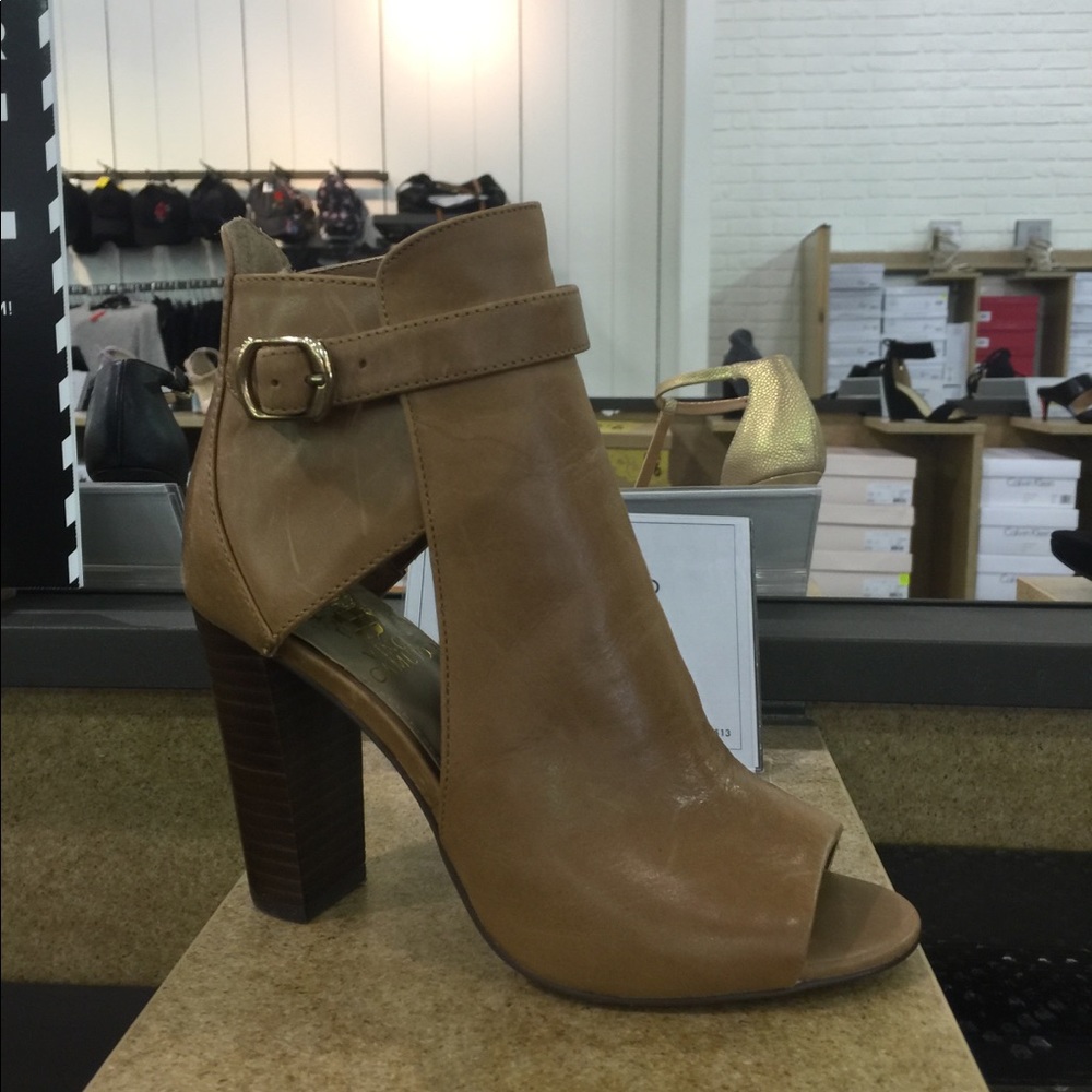 NWB Vince Camuto peep toe booties. Gorgeous!